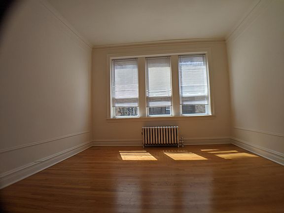 5th image of 1700 N Richmond St #207