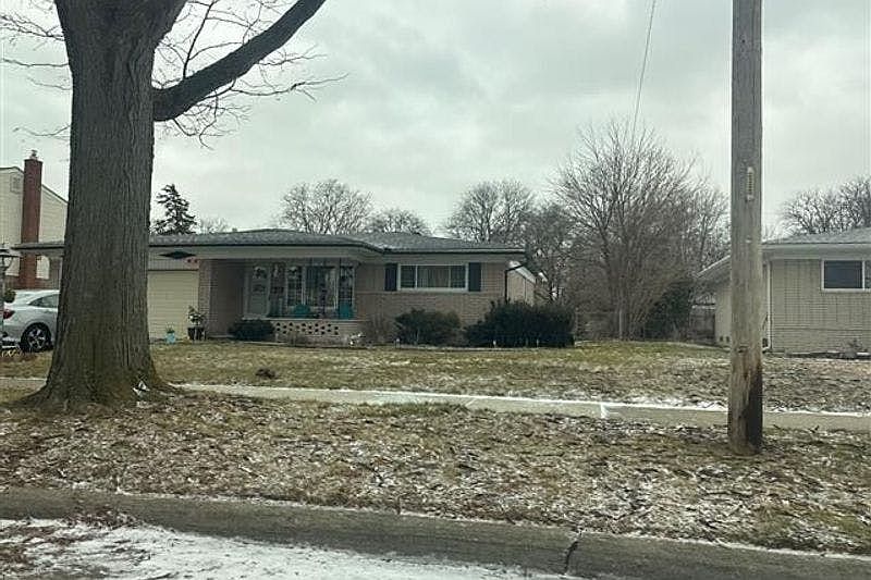 2nd image of 3620 Hughes Dr