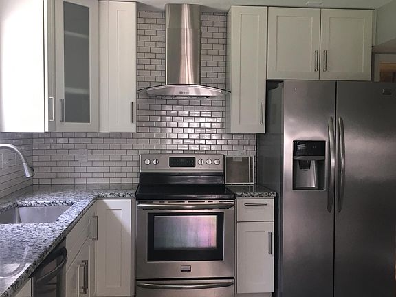 2nd image of 2133 Sovereign Ln