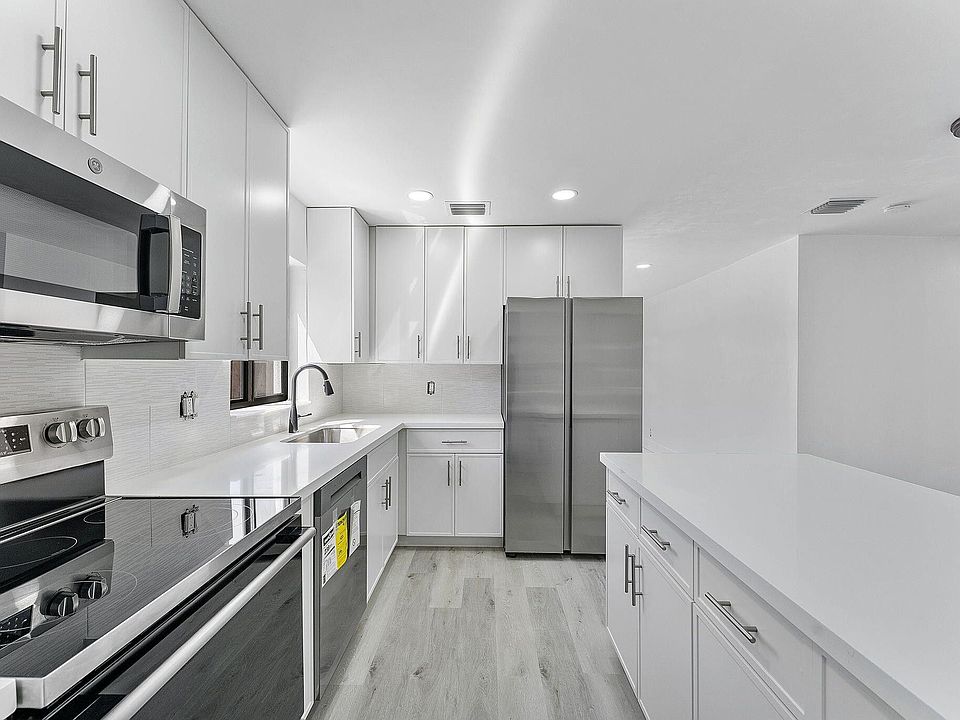 1st image of 714 NW 1st Way #714