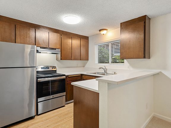 3rd image of 19501 76th Ave W #B5