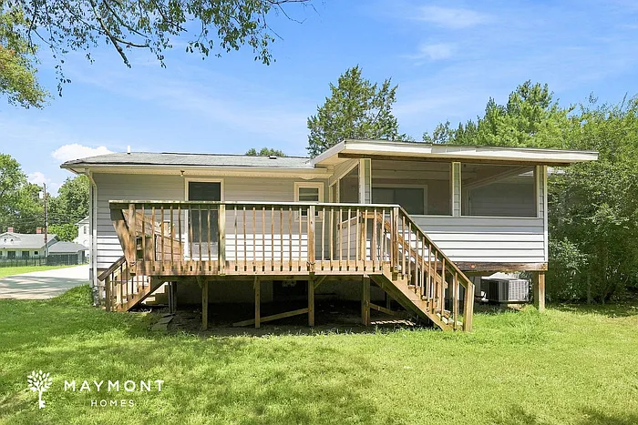 3 bed, 2.0 bath, 1200 sqft, $1,645 — Photo 3