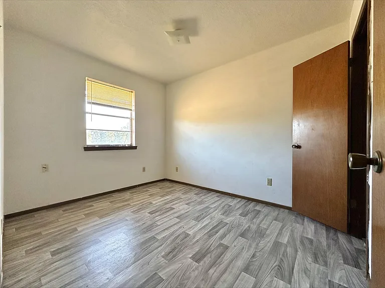 302 Calhoun Dr #2 — Photo 5
