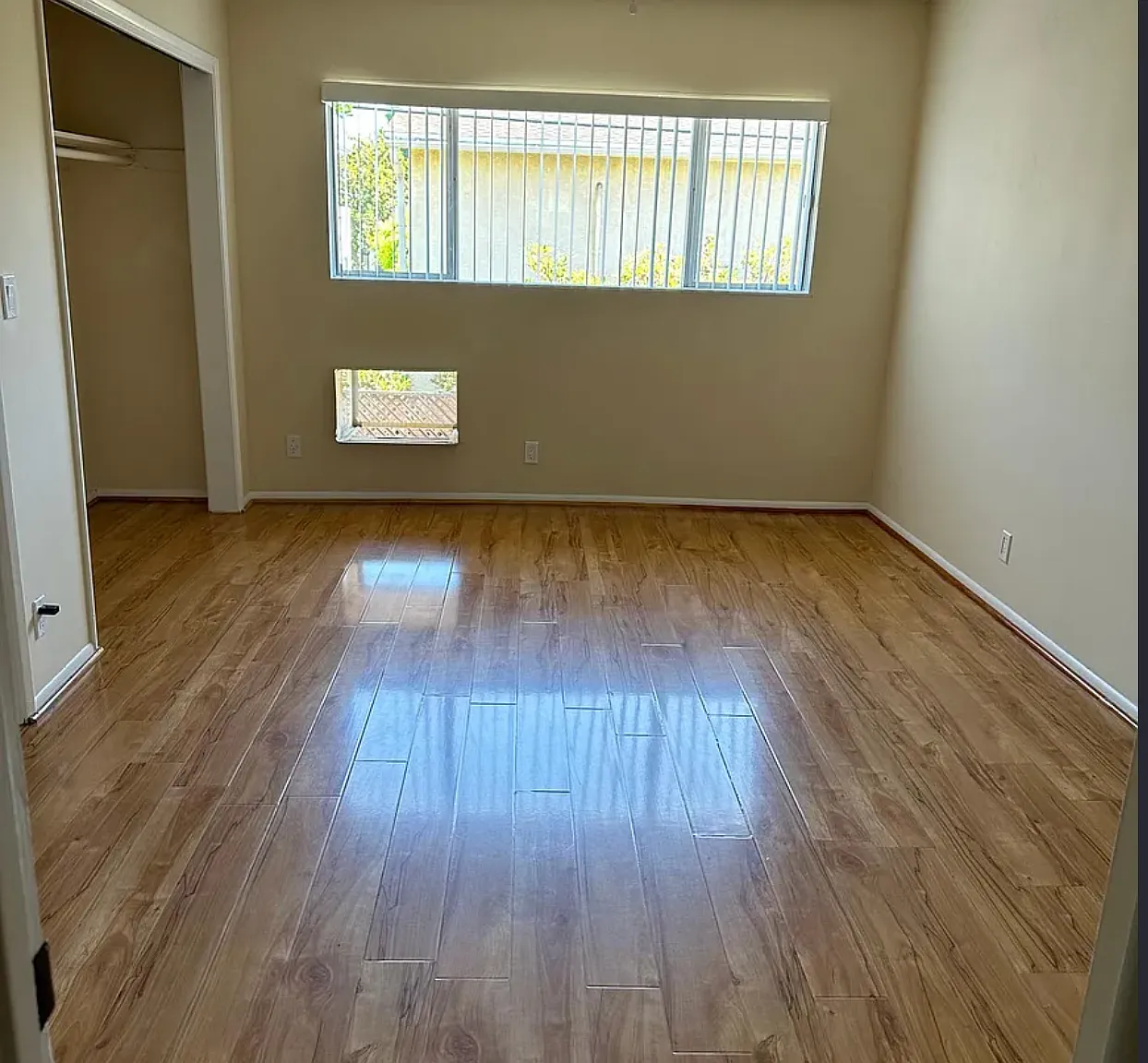 1 bed, 900 sqft, $2,400 — Photo 2