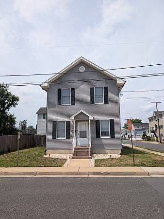 1st image of 501 Spruce St