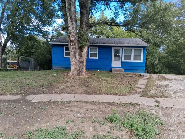 3600 SE Truman Ct, Topeka, KS 66605