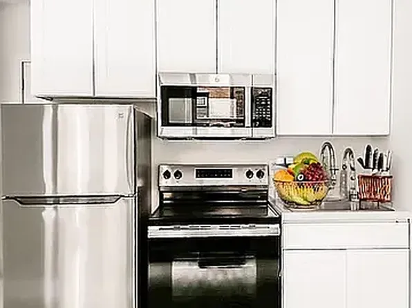 248 West 35th Street image 3 of 12