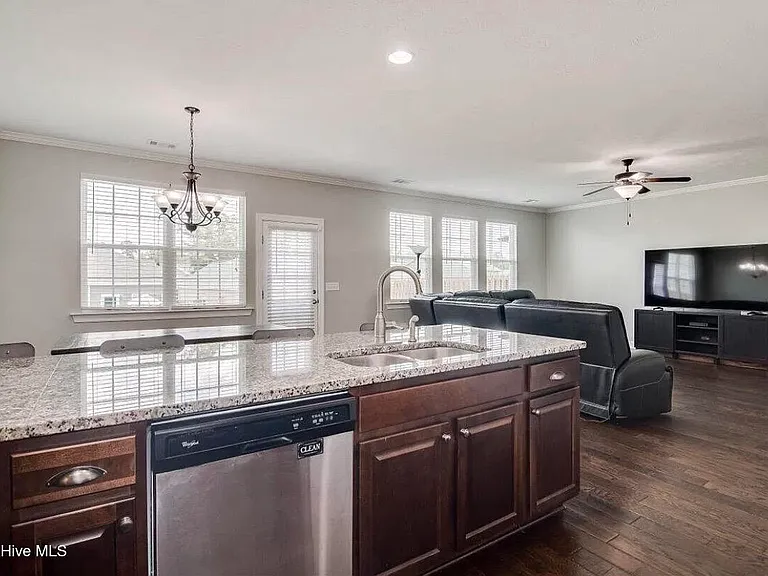 470 Brantley Cove Cir — Photo 14
