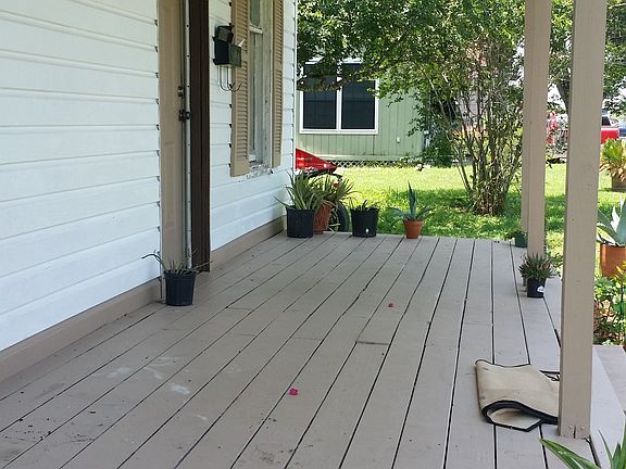 2nd image of 221 E Fordyce Ave