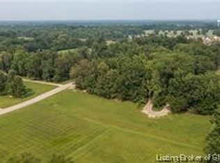 1895 W Wisteria Ln, Scottsburg, IN 47170