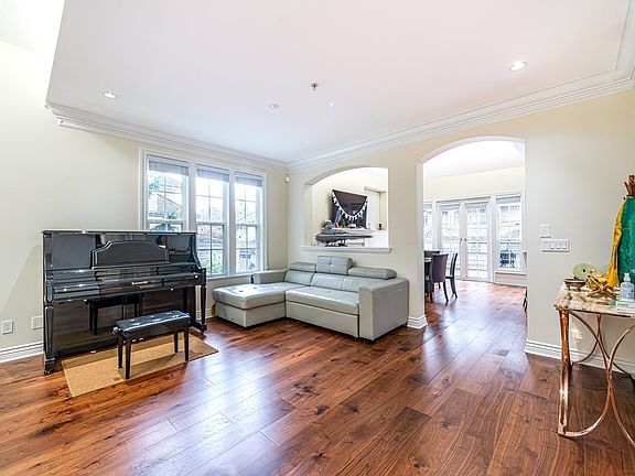3rd image of 6386 Larkin Dr
