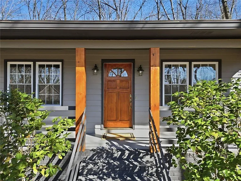 2810 Shaw Rd — Photo 3