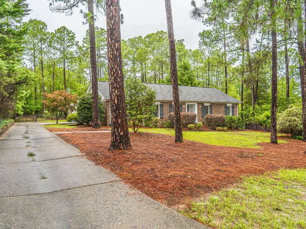 120 Fox Hunt Ln, Southern Pines, NC 28387