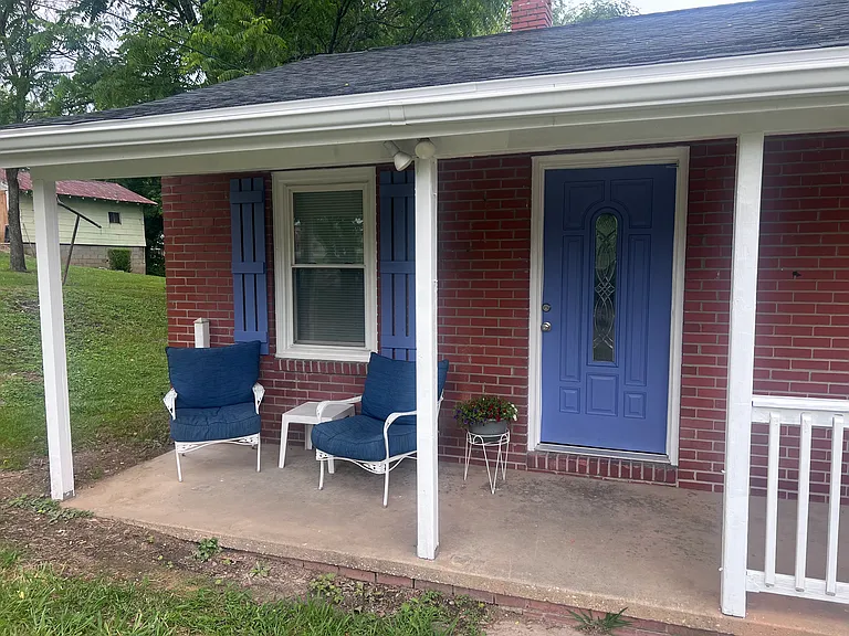 634 Cherry St — Photo 2
