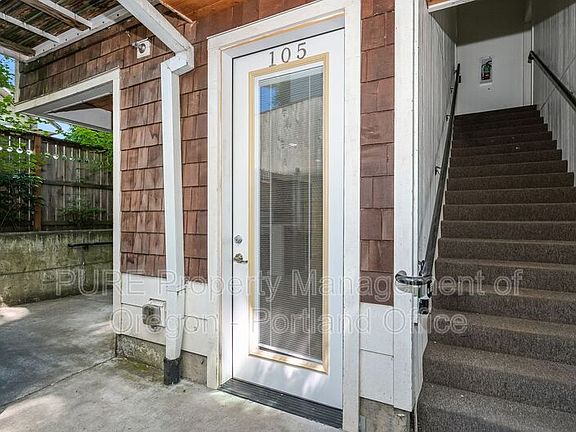 4th image of 5490 SE Milwaukie Ave APT 105