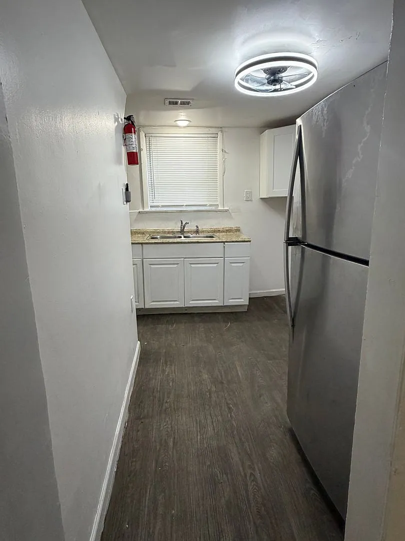 3 Bed - Chester, PA — Photo 2
