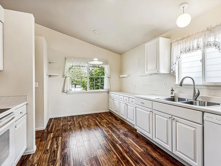 11228 W Progress Ave — Photo 9