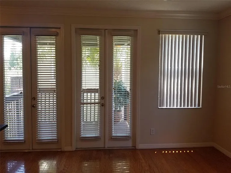 3043 Pointeview Dr — Photo 18