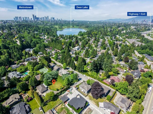 7668 Wheater Ct, Burnaby, BC V5E 4P3