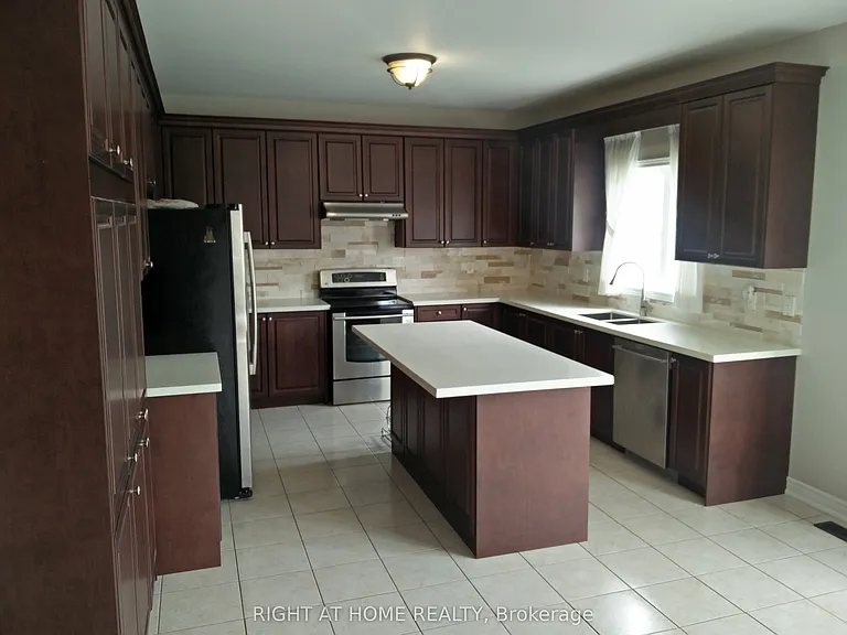 39 Daleridge Cres — Photo 8