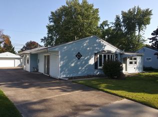 1628 Robeson Ave, Bettendorf, IA 52722