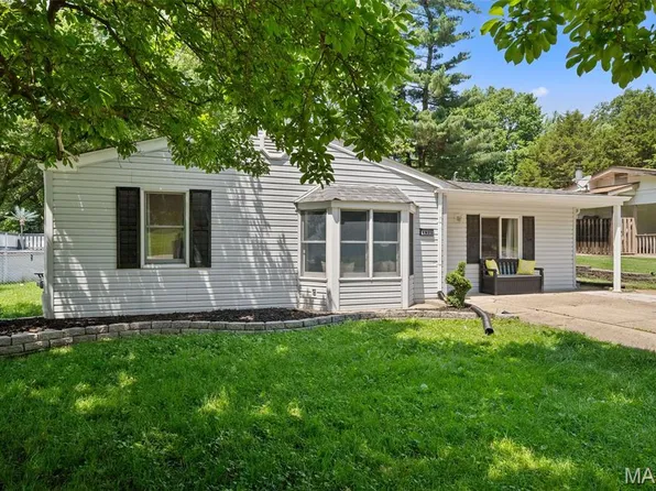 1925 Pecan Tree St, Saint Peters, MO 63376