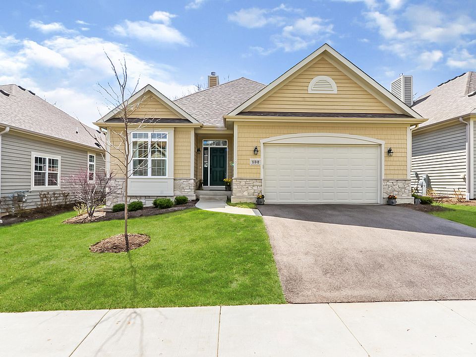2nd image of 132 Lake Vista Cir