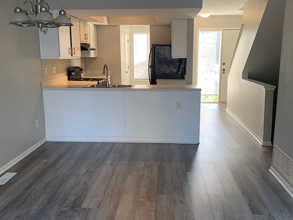 1st image of 7530 Stone Lake Dr