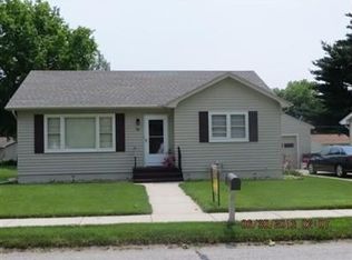741 W 9th St, Wahoo, NE 68066