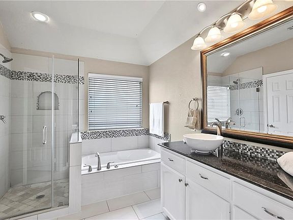 5th image of 5313 Vestia Dr