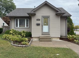 1372 Elm Ave, Windsor, ON N8X2B8