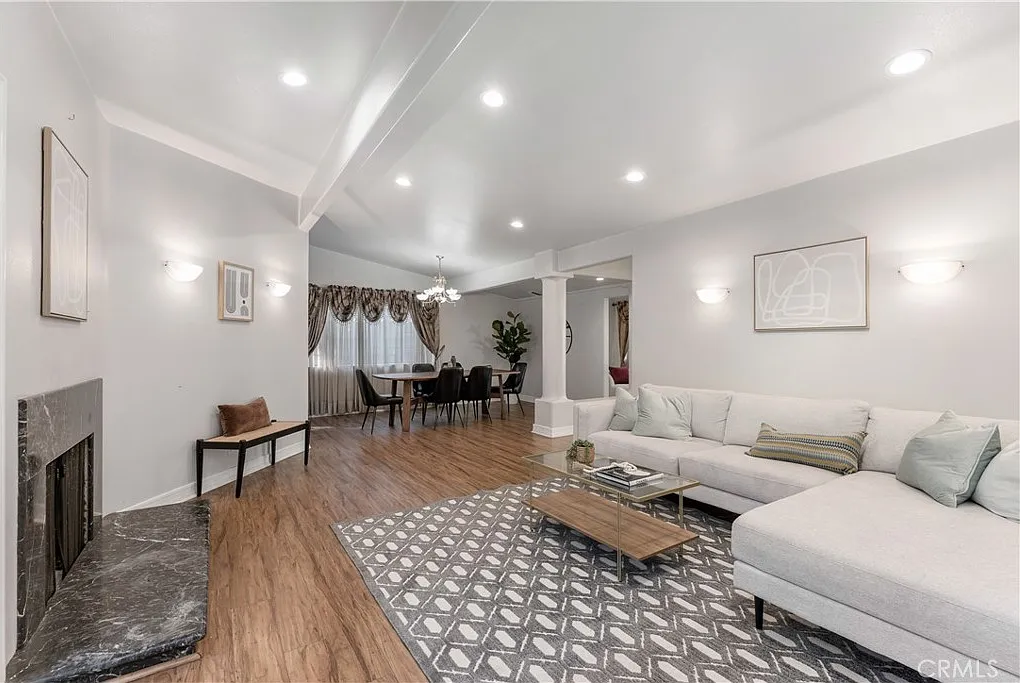 5 bed, 3748 sqft, $5,750 — Photo 3