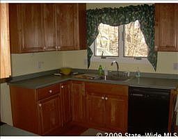 4th image of 290 Wakefield St
