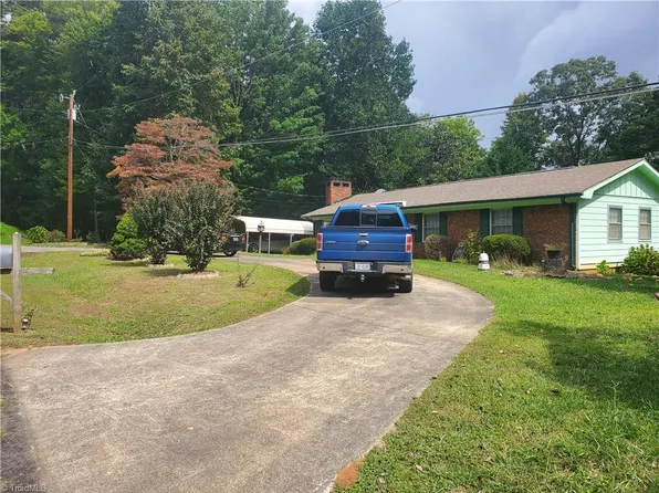 1252 Harvest Cir, Asheboro, NC 27203