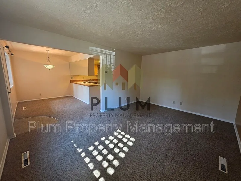 200 Eddy Ave #2F