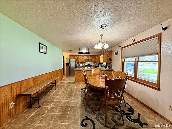 5th image of 61 Old School Rd