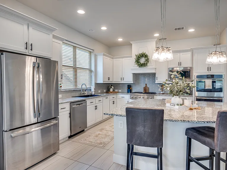 1044 Myers Park Trl — Photo 8