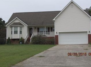 12 Pebblestone Dr, La Fayette, GA 30728