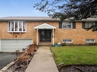 2436 Pick Dr, Glenview, IL 60025