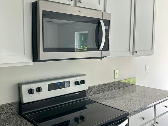 2nd image of 1736 Boswell St