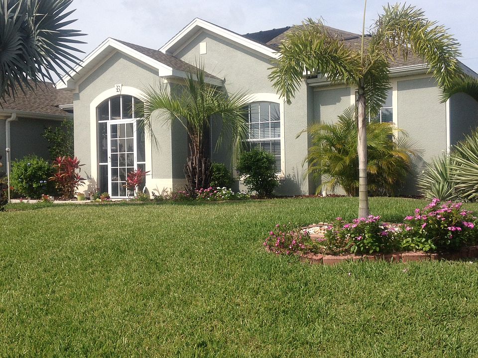 1st image of 435 NE 1st Pl