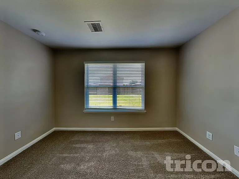 336 Comanche Plains Rd — Photo 6