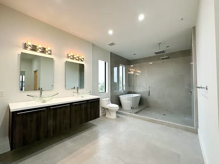 113 SE 1st Cir — Photo 3