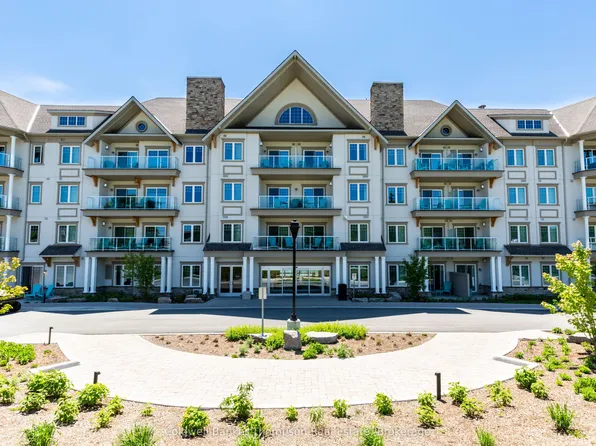 25 Pen Lake Point Rd #404, Huntsville, ON P1H 1A9