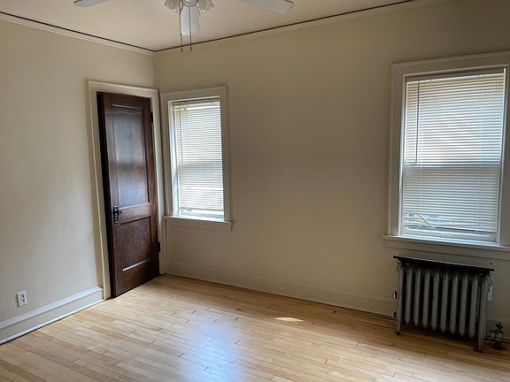 3rd image of 3576 N Oakland Ave #5