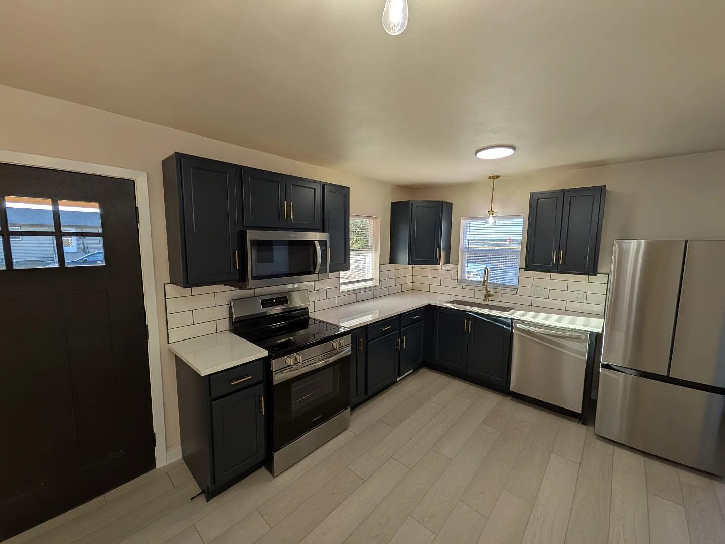 205 S House Ave — Photo 2