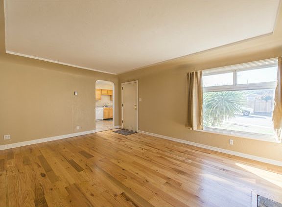 3rd image of 750 Linden Ave