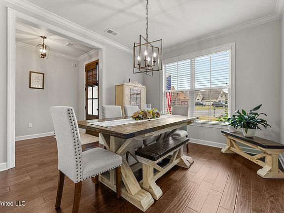3rd image of 5278 Forest Bend Cv