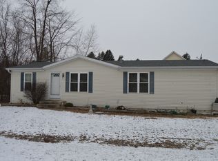 8222 Park St, Burlington, WI 53105