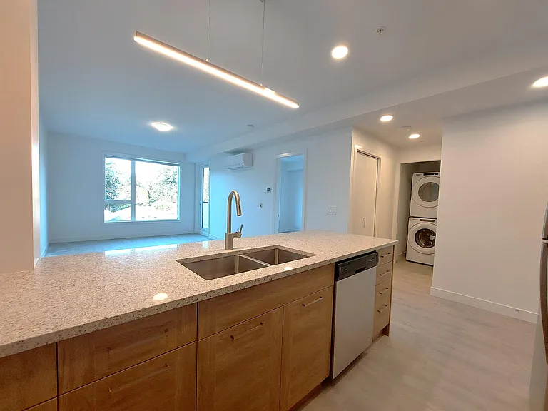 494 Goldstream Ave — Photo 32
